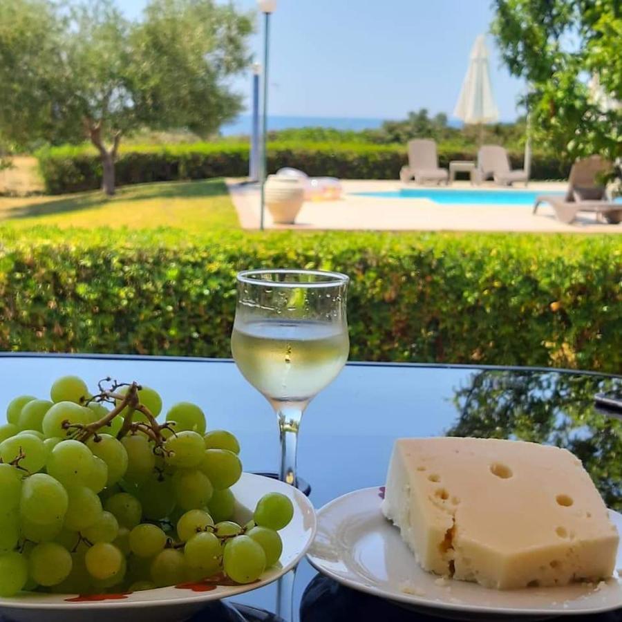 Monambeles Villas Svoronata Dış mekan fotoğraf