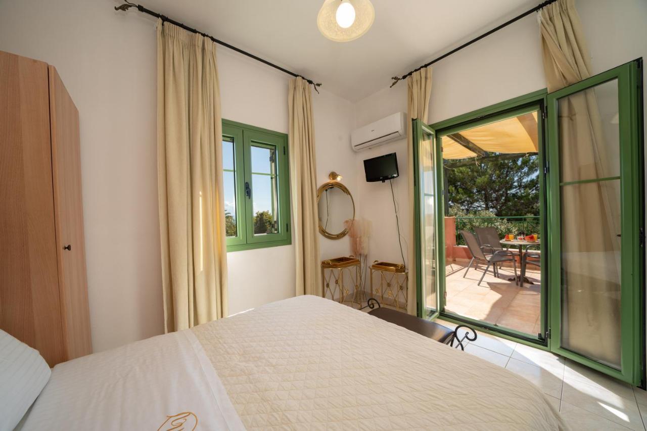 Monambeles Villas Svoronata Dış mekan fotoğraf