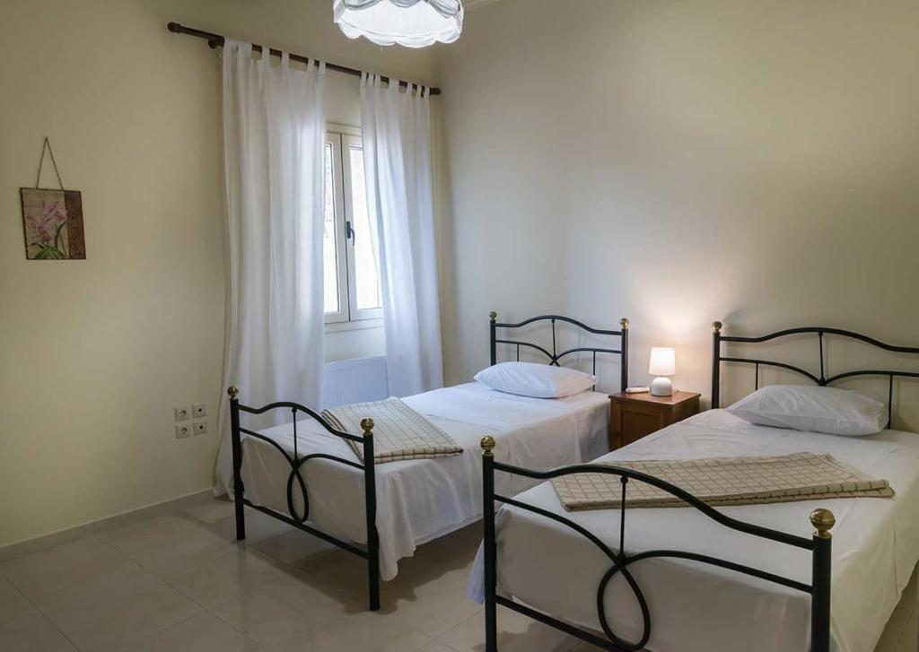 Monambeles Villas Svoronata Dış mekan fotoğraf